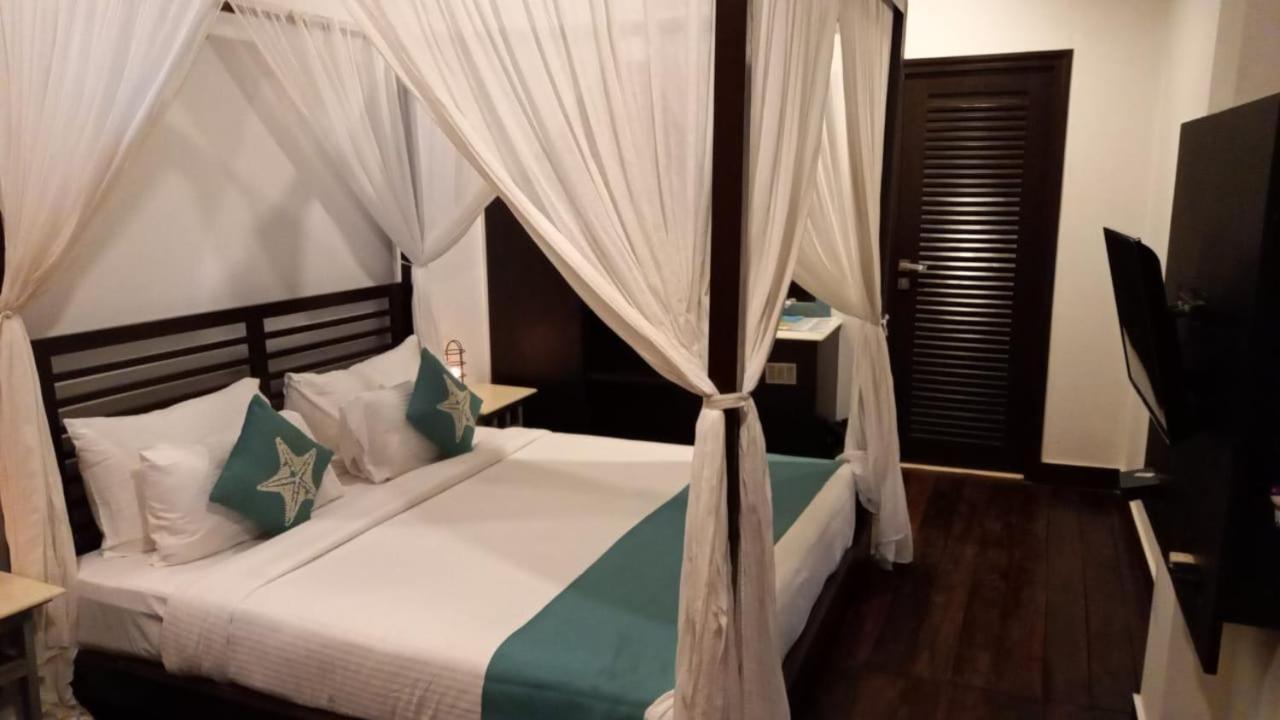 Sinq Beach Morjim Hotel Екстериор снимка